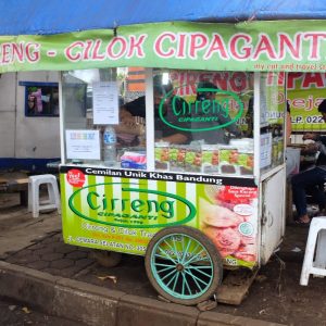 cireng saus berupa bumbu rujak terbaru