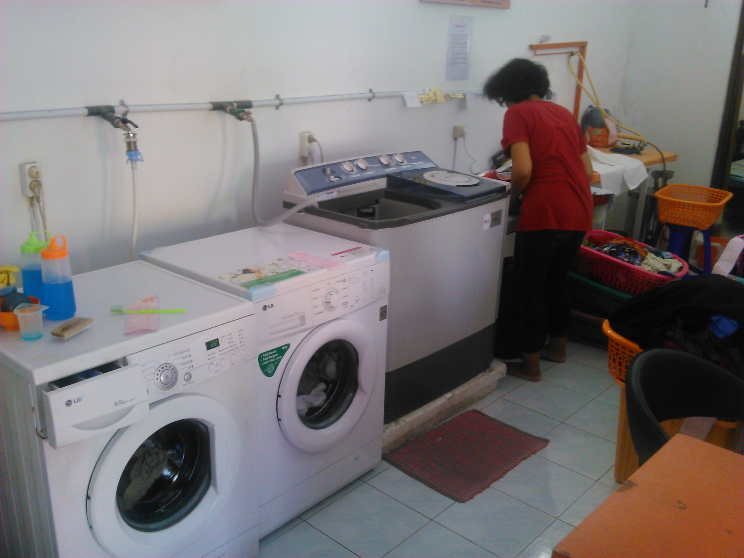 membangun usaha laundry
