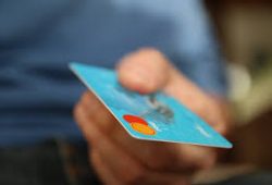 Tips Bijak Menggunakan Kartu Kredit Saat Bulan Puasa, Awas Jangat Sampai Terjebak!